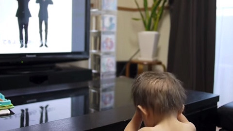 真面目にアルゴリズム体操をする赤ちゃんがカワイイ あかちゃん動画
